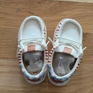 Hey Dude Kids Moccasins in Cream and Blue